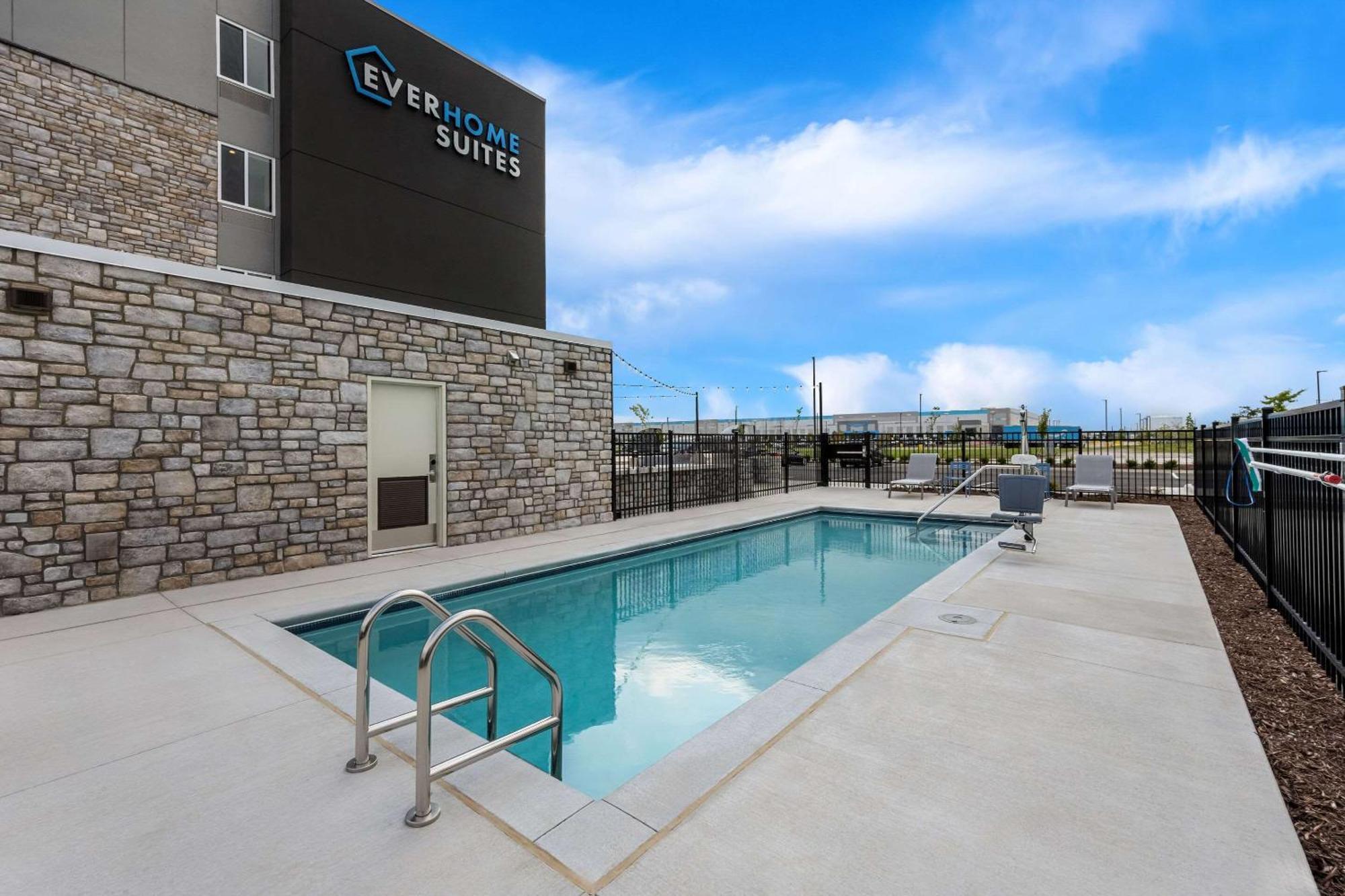 Everhome Suites Fayetteville Near Fort Bragg Eksteriør billede