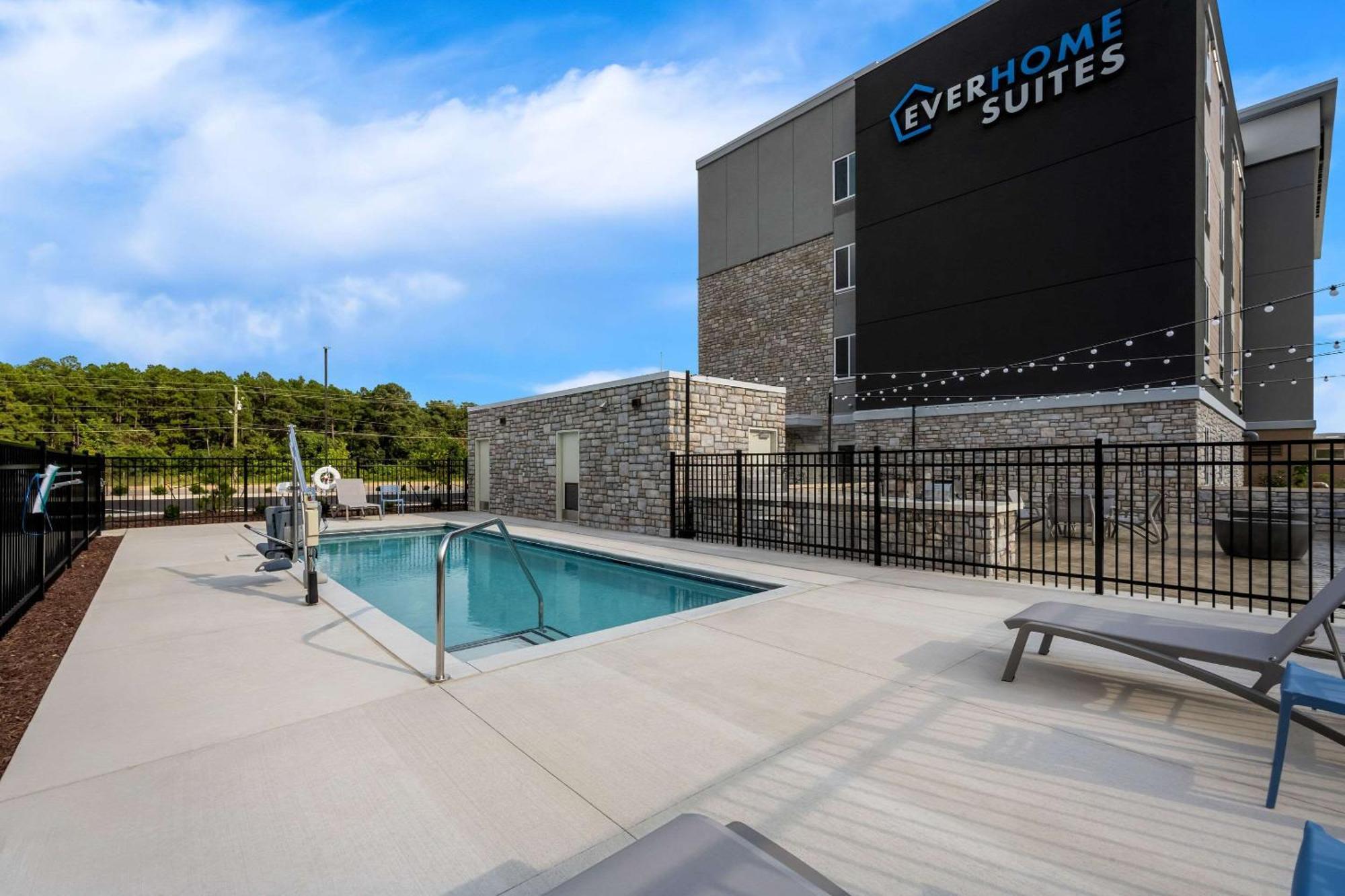Everhome Suites Fayetteville Near Fort Bragg Eksteriør billede